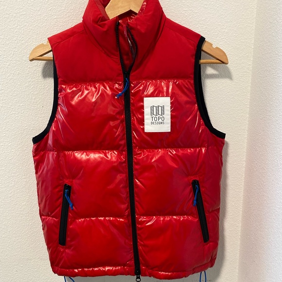 Red TOPO puffer vest **NEW W/TAGS** - Picture 1 of 3